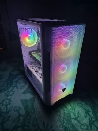 PC Gamer Blanco MSI con ARGB