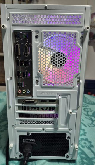 PC Gamer Blanco MSI con ARGB