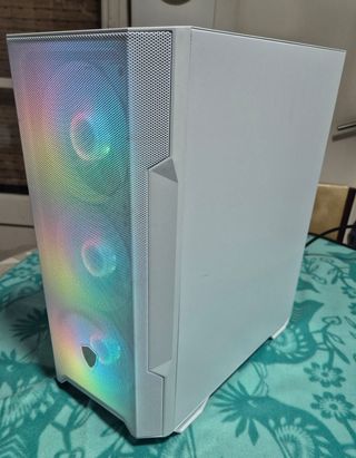PC Gamer Blanco MSI con ARGB
