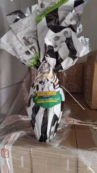 Uovo di Pasqua Juventus Bianconeri 350gr