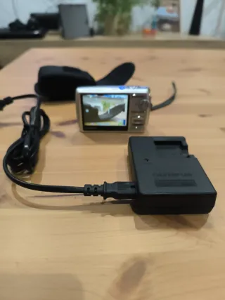 Cámara Olympus Plata