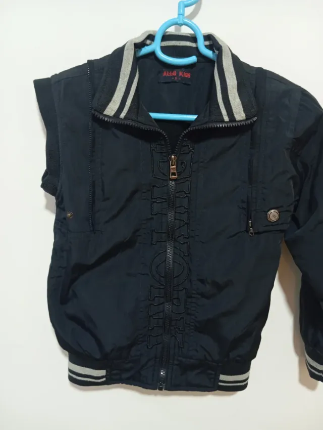 Lote 2 cazadoras entretiempo niño 7-8 años.