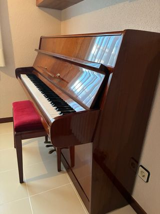 Piano Vertical Calisia con banqueta Transporte inc