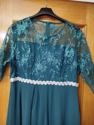 Vestido de fiesta verde con encaje