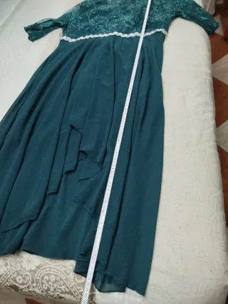 Vestido de fiesta verde con encaje