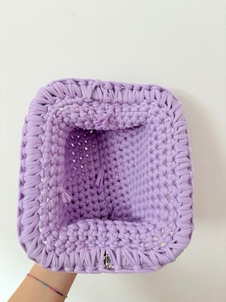 Borsa a mano viola uncinetto