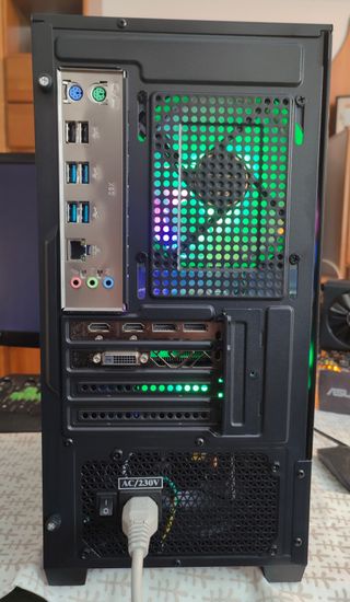 PC Gaming Negro 32GB RX570 Xeon(i7) NVMe PC-218