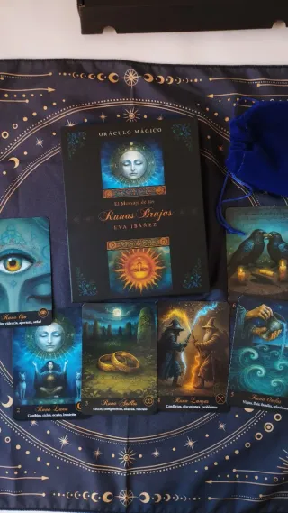 Oráculo Mágico Runas Brujas Eva Ibáñez