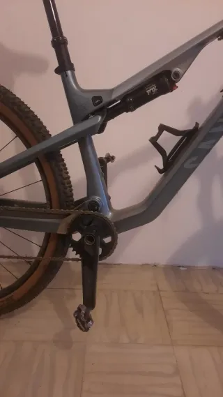 Canyon Lux Trail CF 6 Talla M 2025