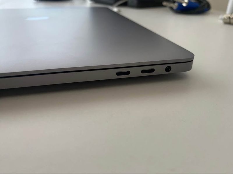 MacBook Pro 16" i9 | 32GB RAM | 2TB SSD afbeelding 4