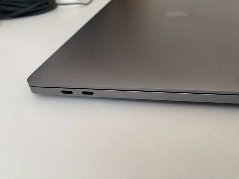 MacBook Pro 16" i9 | 32GB RAM | 2TB SSD afbeelding 3