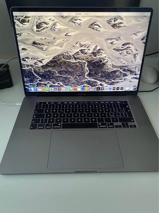 MacBook Pro 16" i9 | 32GB RAM | 2TB SSD