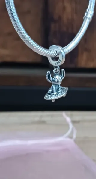 Charm | Stitch monopatin Disney