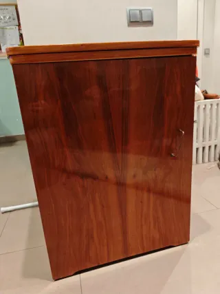 Máquina de coser Singer con mueble y pedal