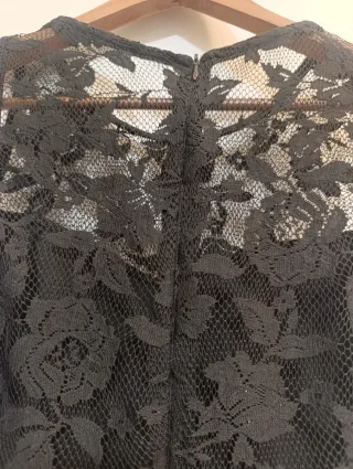 Vestido negro Stradivarius