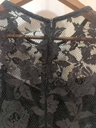 Vestido negro Stradivarius