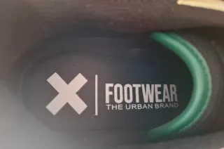 Zapatillas Xti  verde y negro con Dorado Talla 38