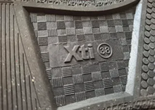 Zapatillas Xti  verde y negro con Dorado Talla 38