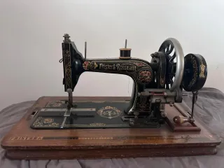 Máquina de coser antigua Frister & Rossmann