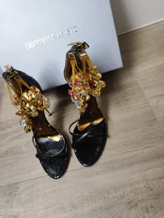 Sandalias Gianmarco LorenziNegras piedras svaroski