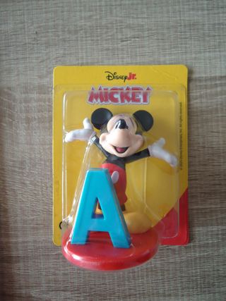 Lee, escucha y aprende con Mickey y sus amigos. Le