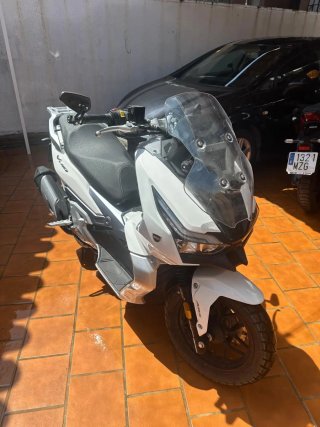 Motor Hispania VR125 Blanca Scooter Automática
