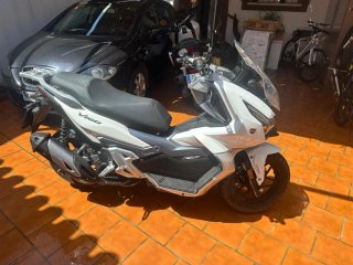 Motor Hispania VR125 Blanca Scooter Automática