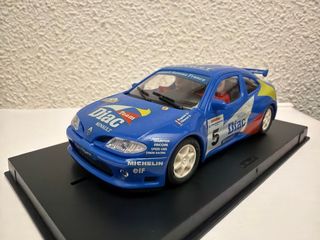 Coche Scalextric Ninco Renault Megane Diac