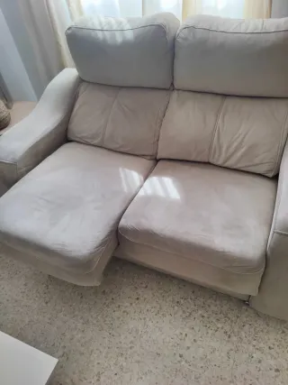 Sofá beige de tela,imita al ante