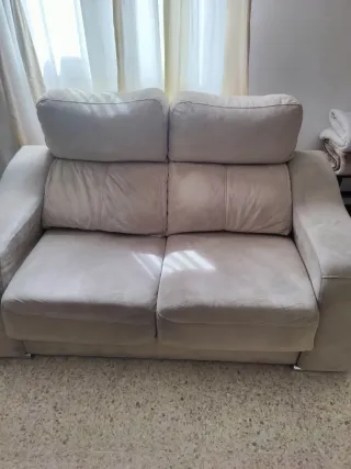 Sofá beige de tela,imita al ante