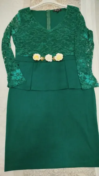 Vestido  verde volantes XL,más talla 44,