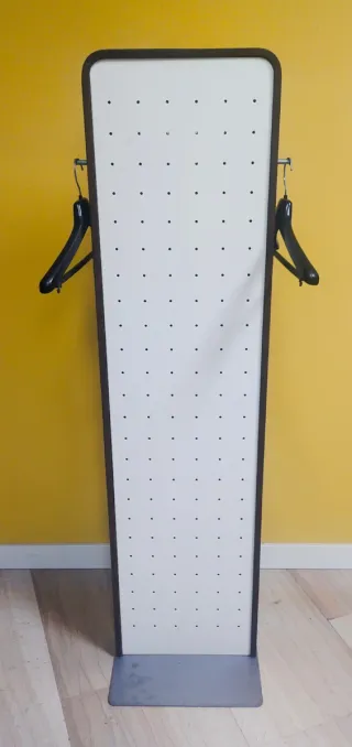 Expositor Calzado y Perchas Metal Blanco