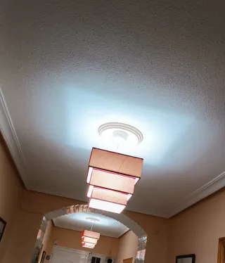 Lámpara de techo tela  roja