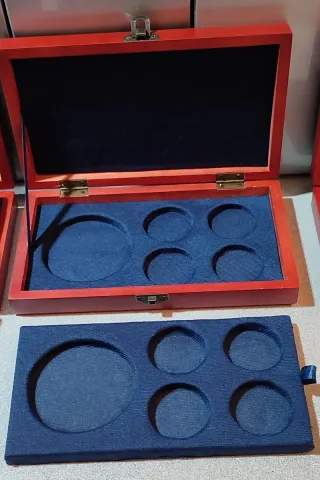 Estuche para Cincuentin y monedas de 10€