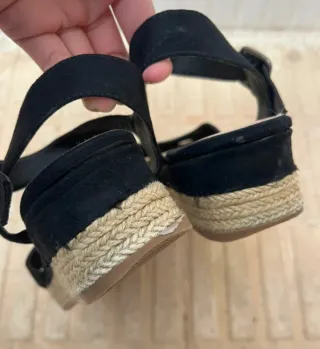 Sandalias Graceland negras cuña esparto