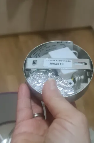 Lámpara morada tela.