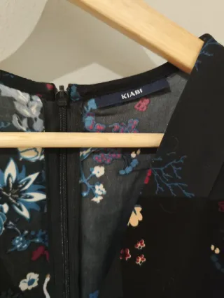 Mono negro estampado floral manga 3/4