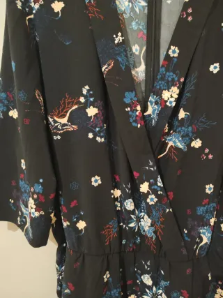 Mono negro estampado floral manga 3/4