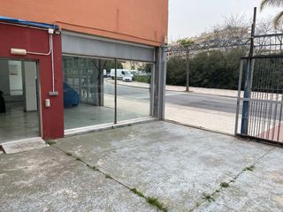 Local comercial vehículos a pie de calle 200m2