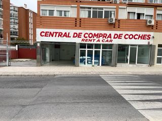Local comercial vehículos a pie de calle 200m2