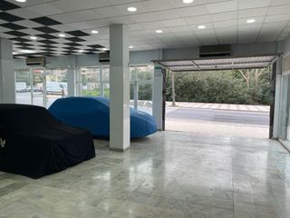 Local comercial vehículos a pie de calle 200m2