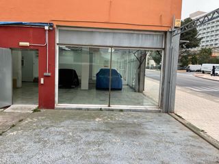 Local comercial vehículos a pie de calle 200m2