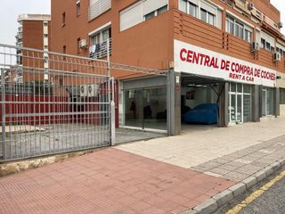 Local comercial vehículos a pie de calle 200m2