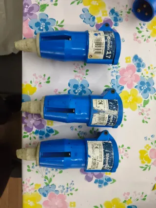 Enchufe Trifásico Macho y Hembra