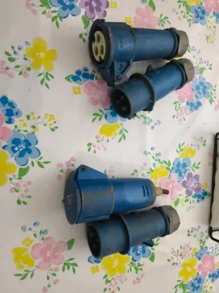 Enchufe Trifásico Macho y Hembra