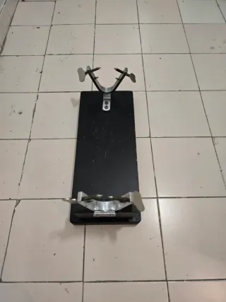 Jamonero de madera y metal