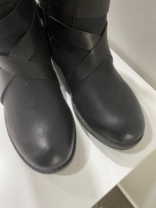 Botas pretas tamanho 36