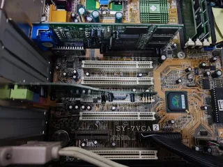 Torre ordenador Retro Pentium III