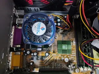 Torre ordenador Retro Pentium III