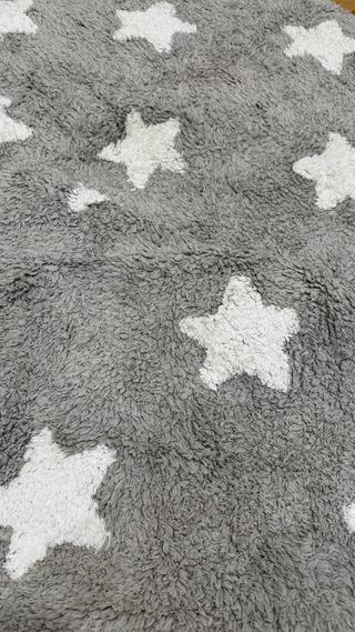 Alfombra infantil estrellas gris, Lorena Canals